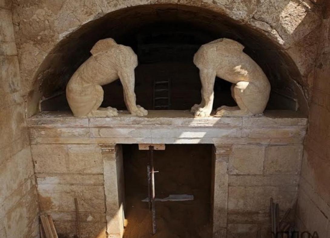 Ο τάφος της Αμφίπολης από ψηλά (βίντεο)