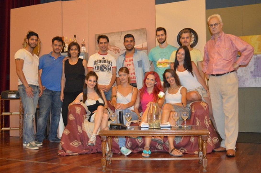 Η Θεατρική Σκηνή Ηρακλείου και η επιτυχημένη &quot;Μύγα Τσετσέ&quot; θα &quot;οργώσουν&quot; την Κρήτη (φωτο)