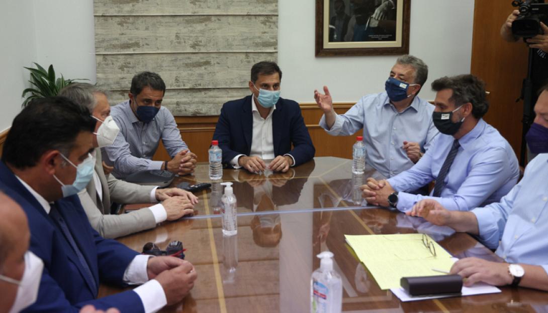 θεοχάρης περιφέρεια