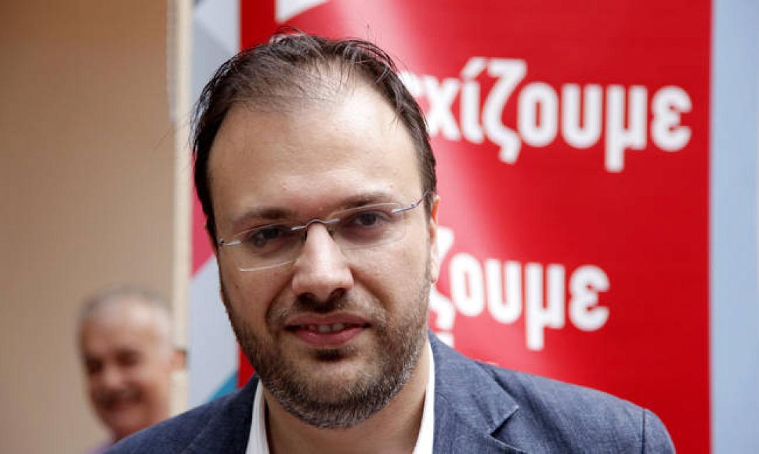 theoharopoulos.jpg