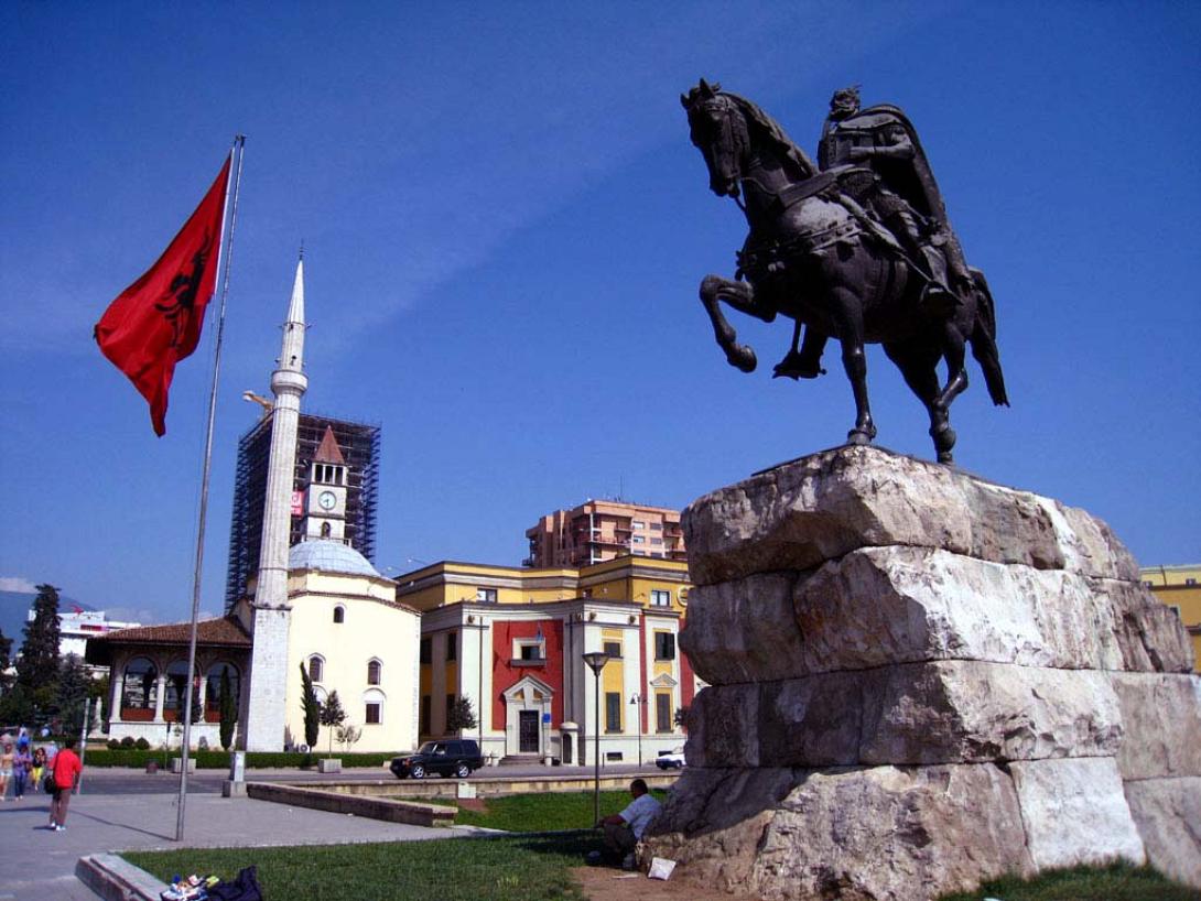 Δεκάδες χιλιάδες Αλβανοί επέστρεψαν στη χώρα τους το διάστημα 2009-2013