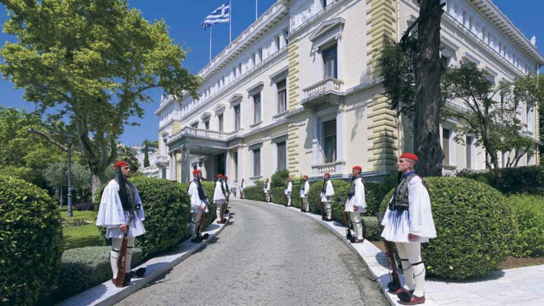 to-proedriko-megaro-sto-istoriko-ktirio-tis-irwdou-attikou_3.w_hr.jpg