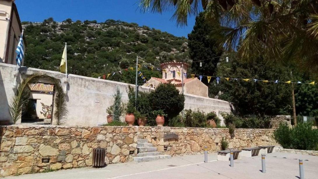 to_monastiri_tis_gkoyverniotissas.jpg