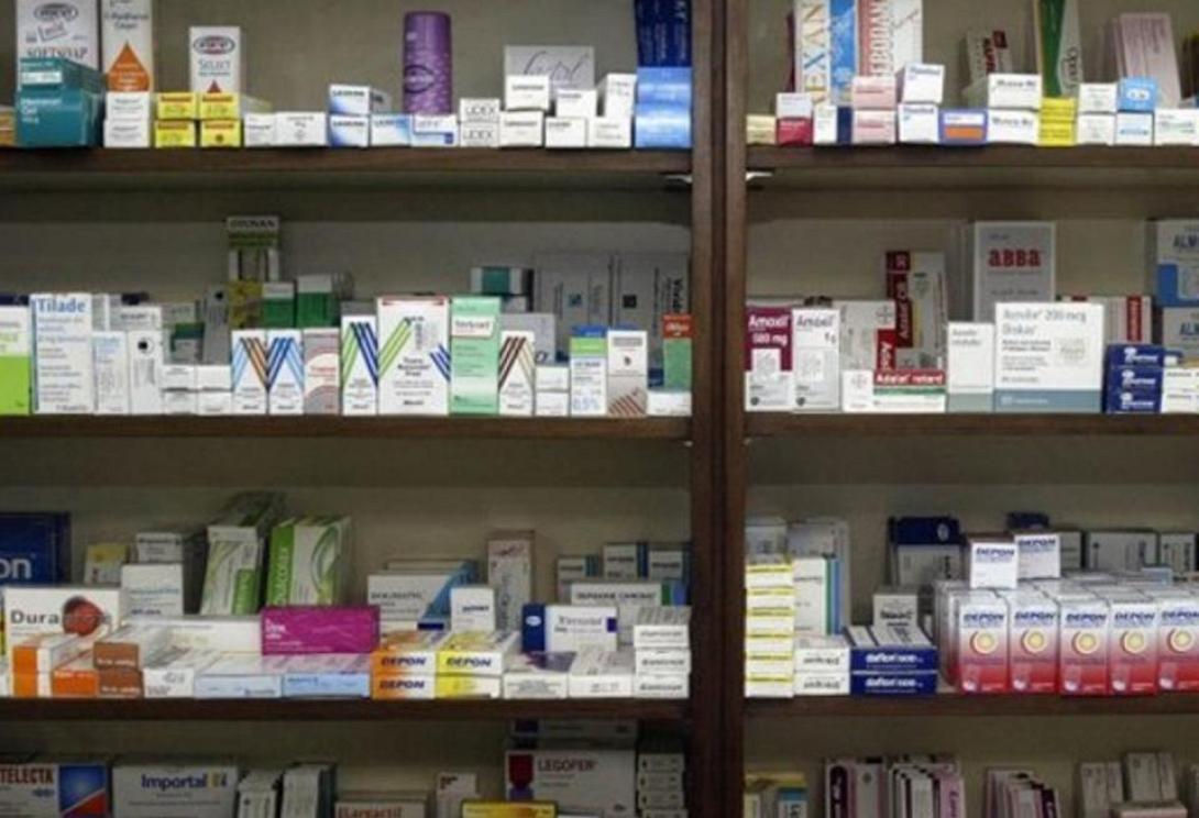 Τοξικομανείς τρύπωσαν σε φαρμακείο στο Αγρίνιο και σήκωσαν χιλιάδες χάπια