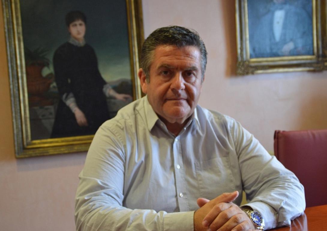 χάρης τομπούλογλου