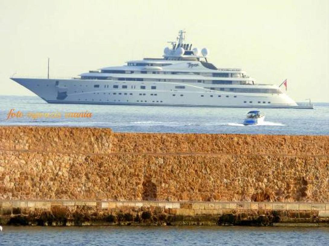 Στο ενετικό λιμάνι των Χανίων το πολυτελές &quot;Τοπάζι&quot; των θαλασσών