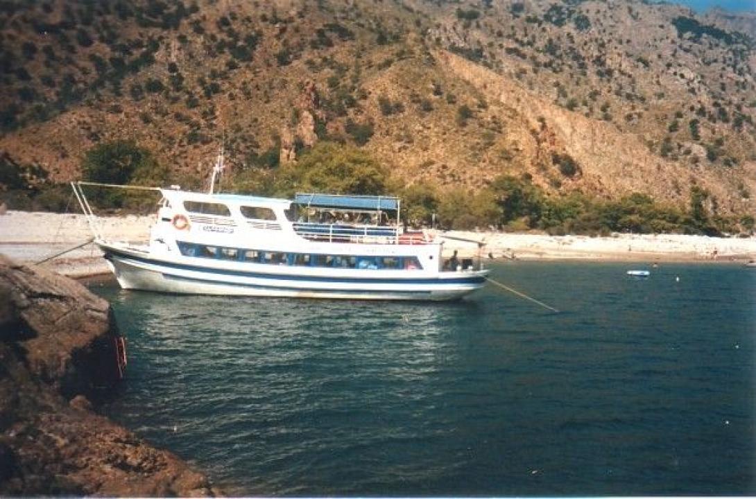 τουριστικο σκαφος