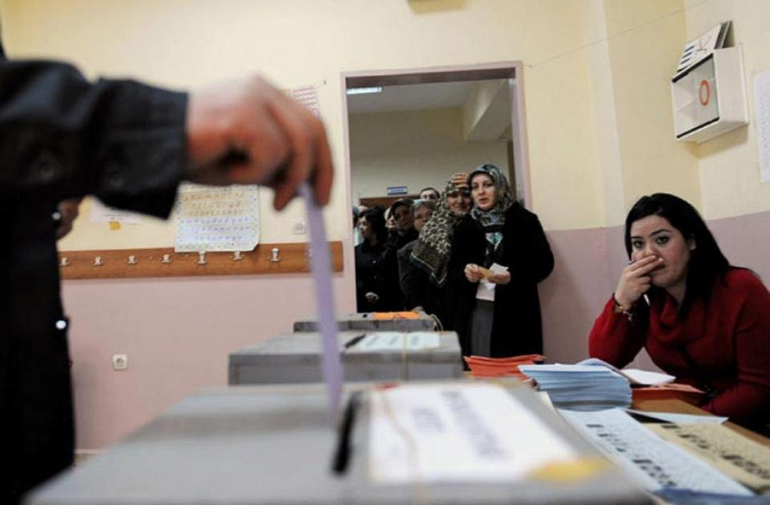 Ήττα για το κυβερνών κόμμα σε επαναληπτικές στη Τουρκία