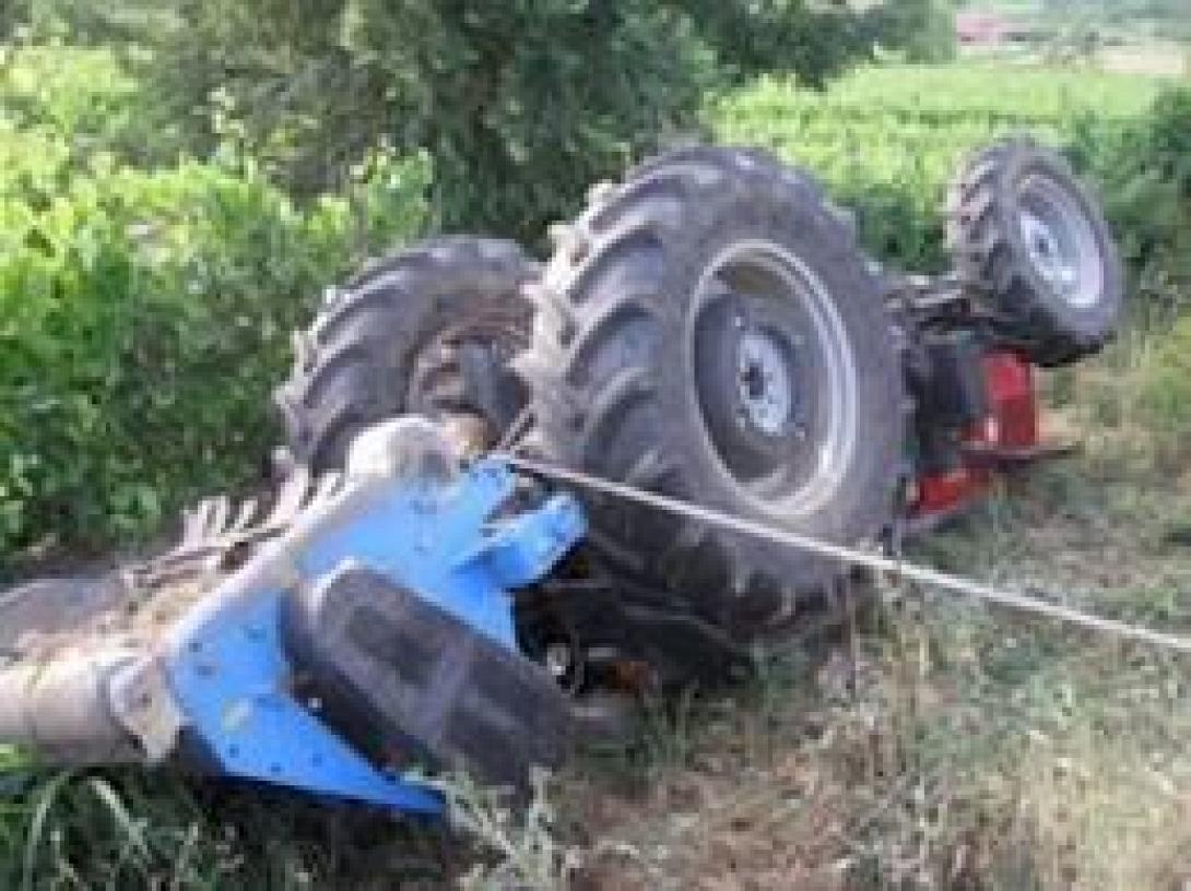 Καταπλακώθηκε από τρακτέρ και μεταφέρθηκε στο νοσοκομείο Αγίου Νικολάου