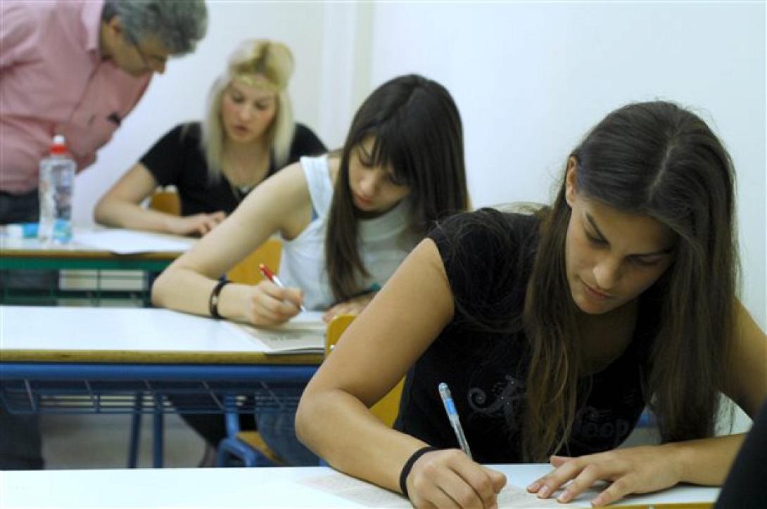 &quot;Καυτό&quot; καλοκαίρι για γονείς και μαθητές λόγω... Μαθηματικών και Τράπεζας Θεμάτων