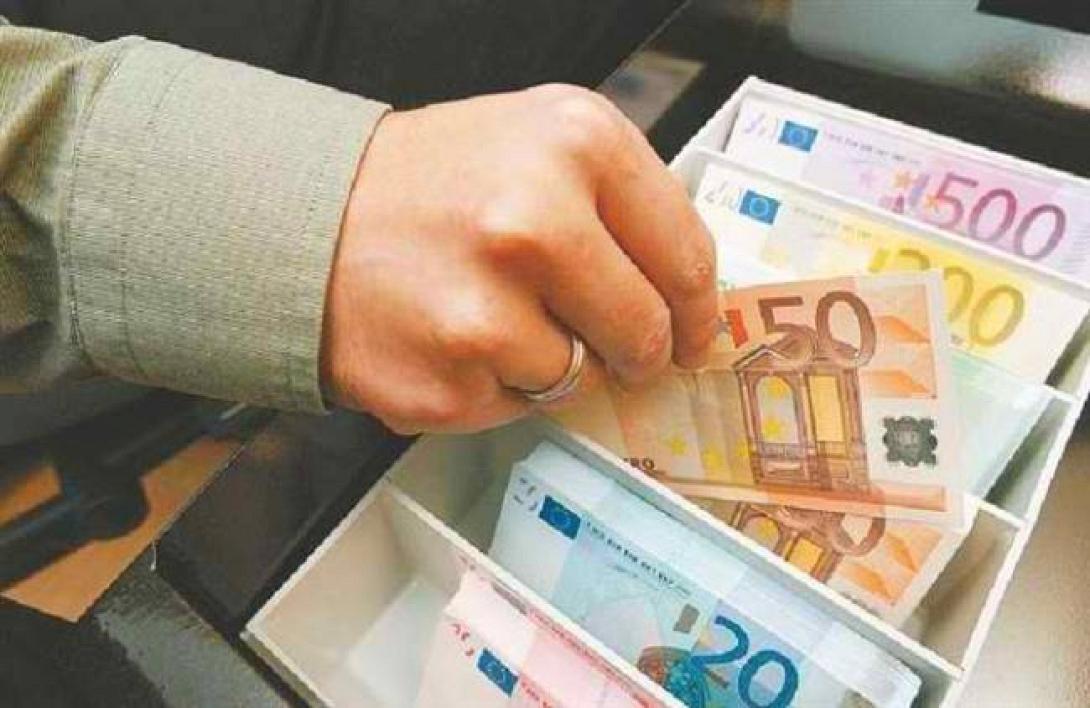 Θεσσαλονίκη: Τραπεζικός υπάλληλος έβαζε "χέρι" στις καταθέσεις πελατών του 