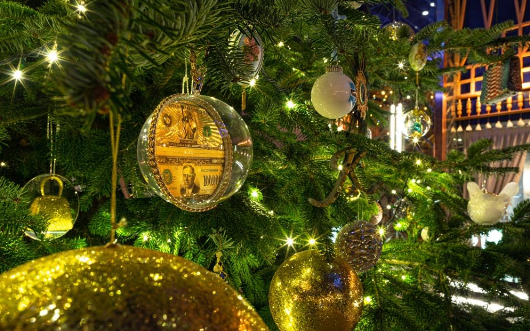 Μπορεί να είναι το πιο ακριβό χριστουγεννιάτικο δέντρο στον κόσμο.jpg