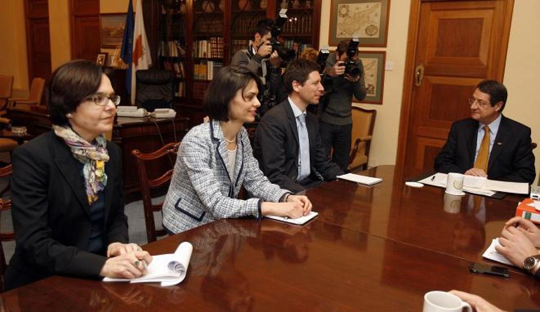 Επιασε ήδη δουλειά η τρόικα στην Κύπρο