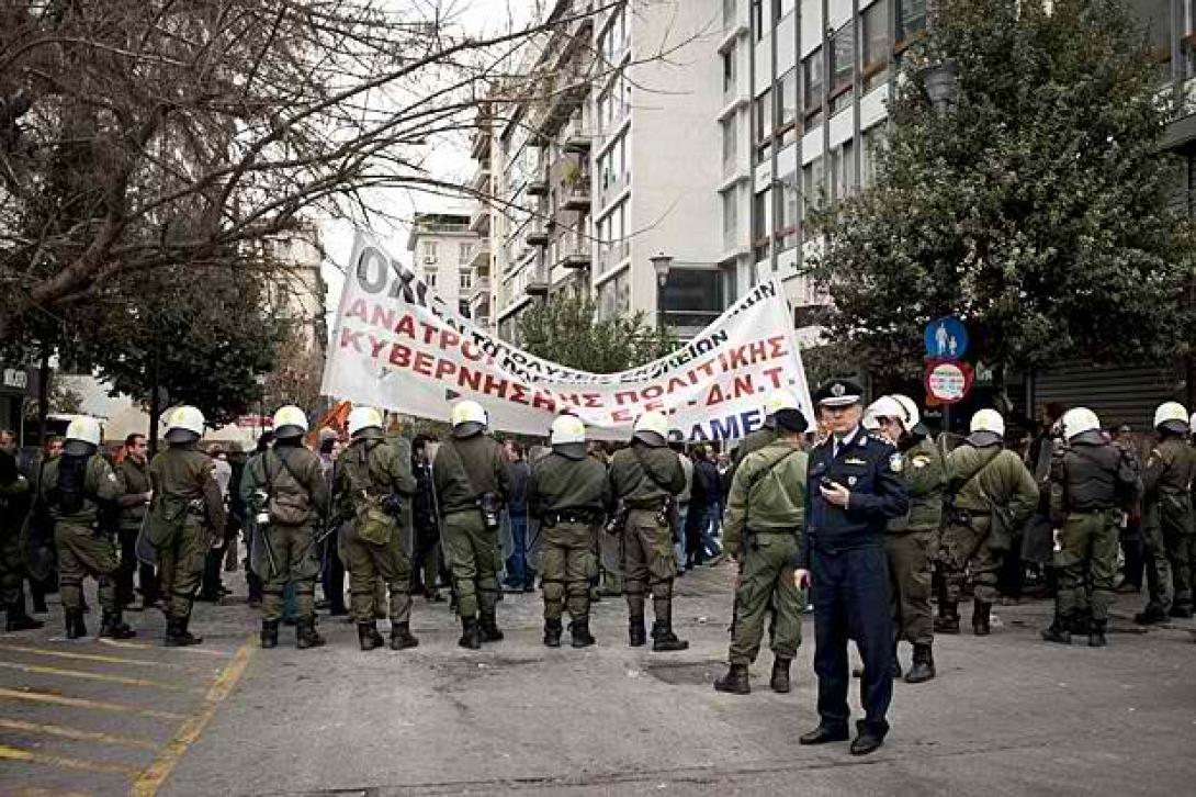Ηandelsblatt: 50 χρόνια Τρόικα στην Ελλάδα