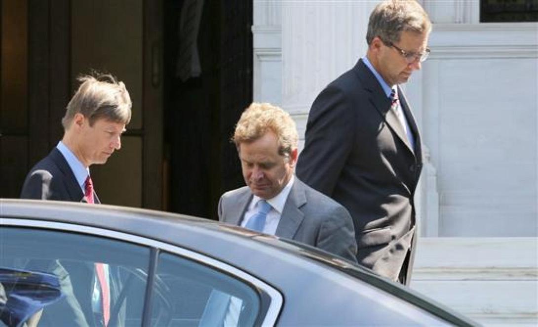 Με άγριες διαθέσεις οι Τροϊκανοί στην Αθήνα