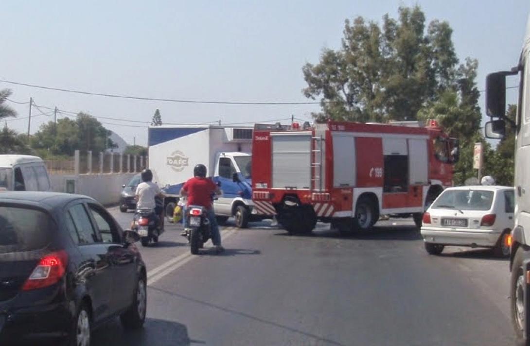 Τροχαίο ατύχημα με εγκλωβισμό γυναίκας στον ΒΟΑΚ