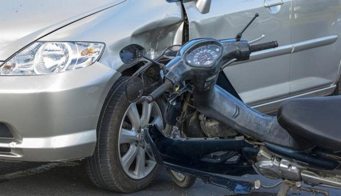 μηχανή αυτοκίνητο