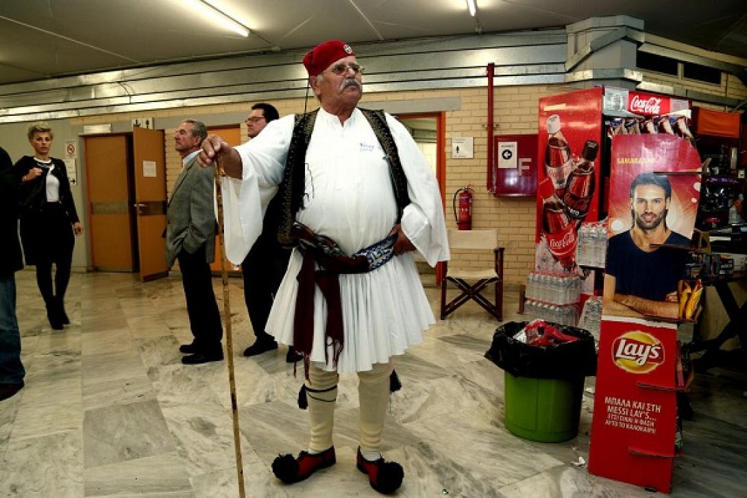 Ο μυστακοφόρος τσολιάς που συστηνόταν ως... απόγονος του Κολοκοτρώνη