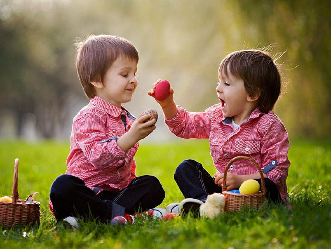 Πάσχα τσούγκρισμα αυγών