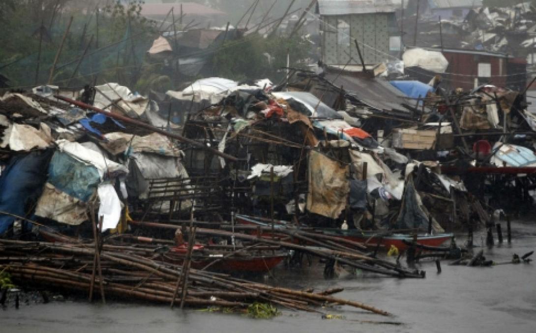 Φιλιππίνες: 12 νεκροί από το πέρασμα του τυφώνα