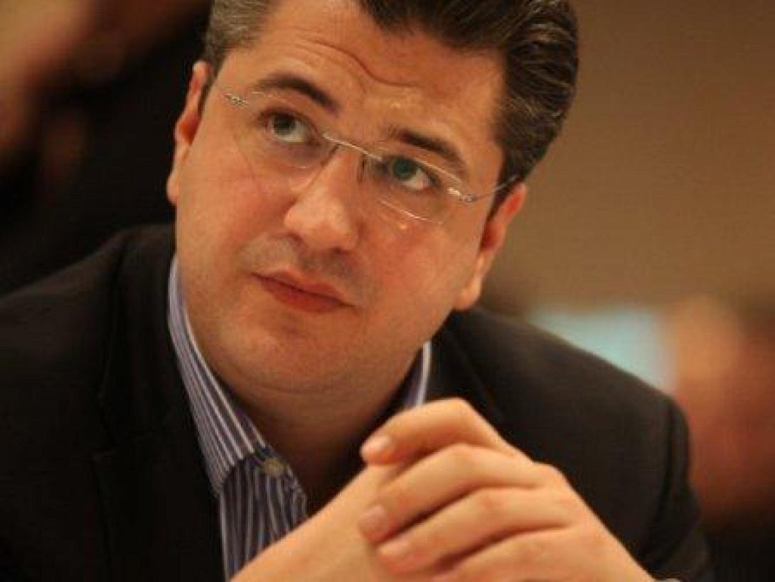 tzitzikostas-apostolos.jpg