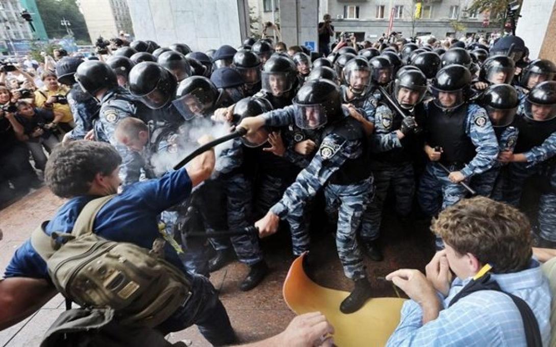 Διαδηλωτές κατέλαβαν υπηρεσία ασφαλείας στην Ουκρανία