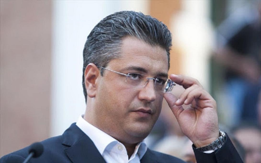  Απόστολος Τζιτζικώστας 