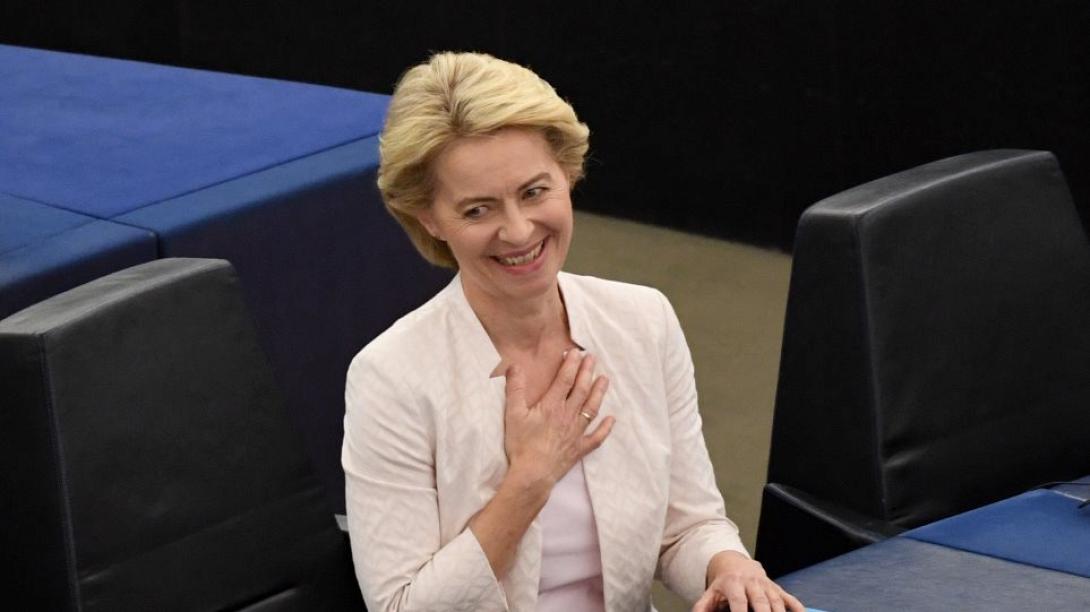 ursula-der.jpg