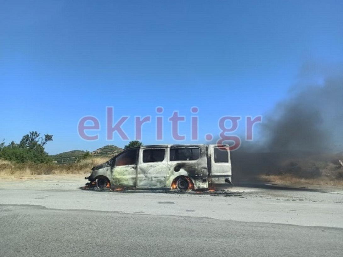 φλεγόμενο van