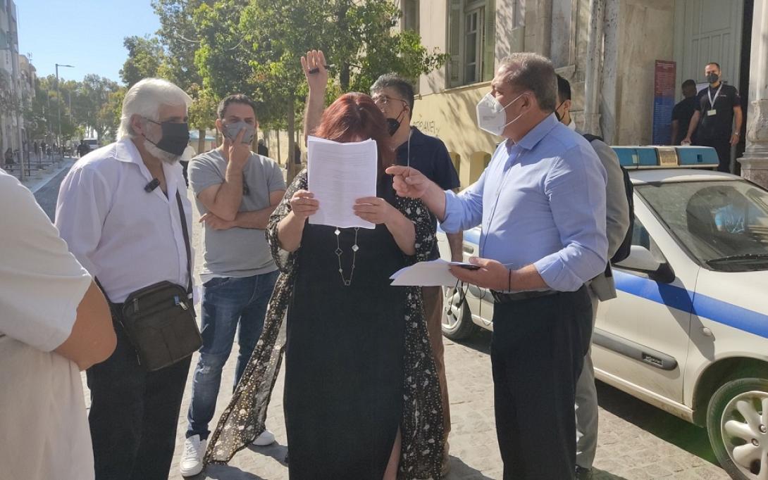 σωκράτης βαρδάκης συμβασιούχοι