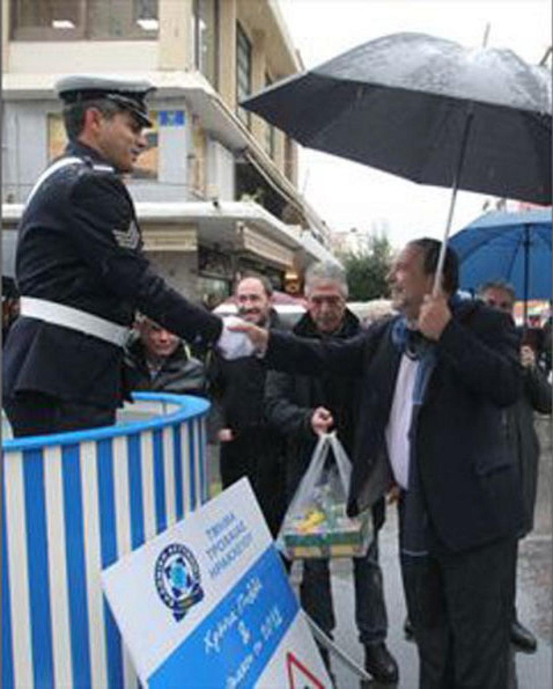 Τοποθέτηση «βαρέλας» στο κέντρο - Αναβιώνει σήμερα το έθιμο.