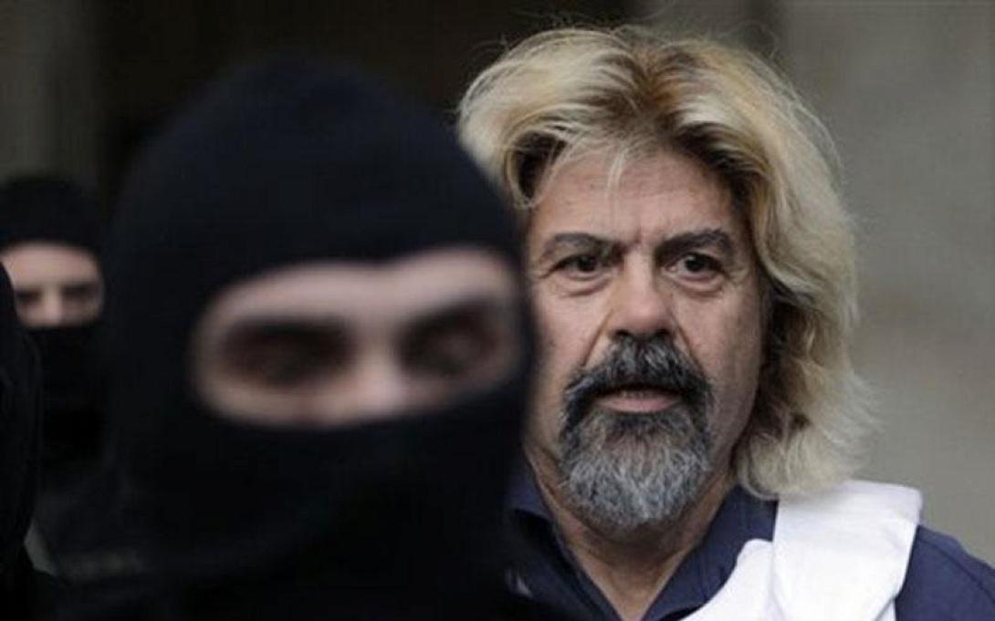 Ποινική δίωξη στον Χριστόδουλο Ξηρό: "Εσείς πρέπει να απολογηθείτε"