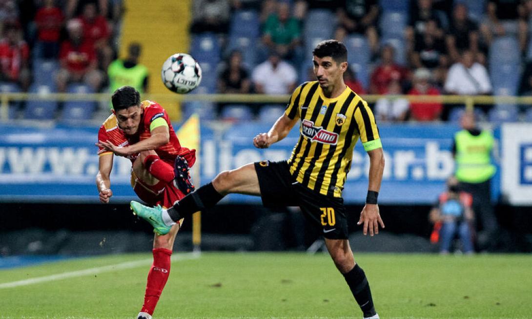 velez-aek.jpg