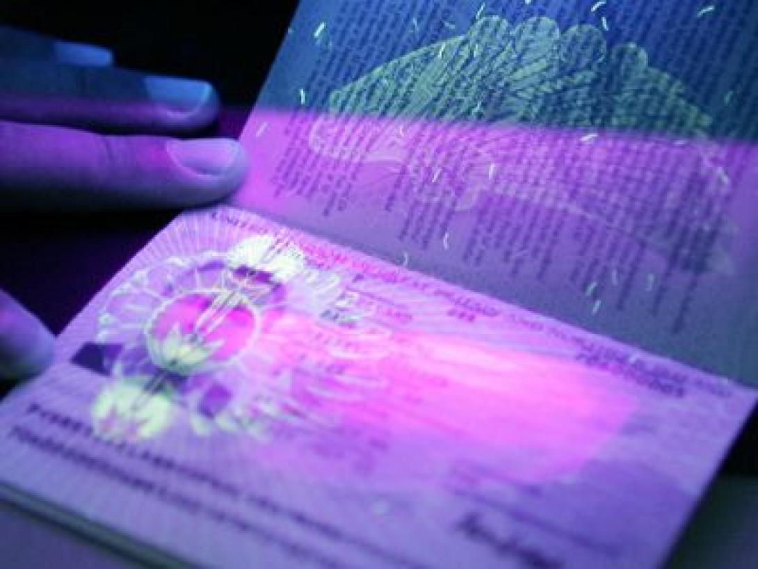 Ακόμη και γκριμάτσες προσώπου θα περιέχουν οι&quot; βιομετρικές κάρτες&quot;, που θα αντικαταστήσουν τις αστυνομικές ταυτότητες
