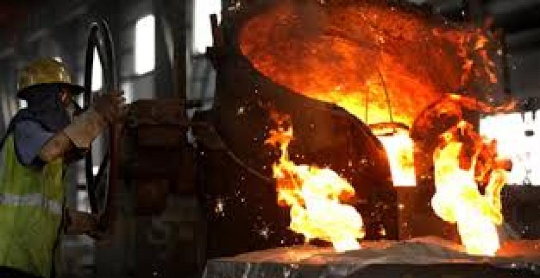 Στο τραπέζι η μείωση του ενεργειακού κόστους στη βιομηχανία