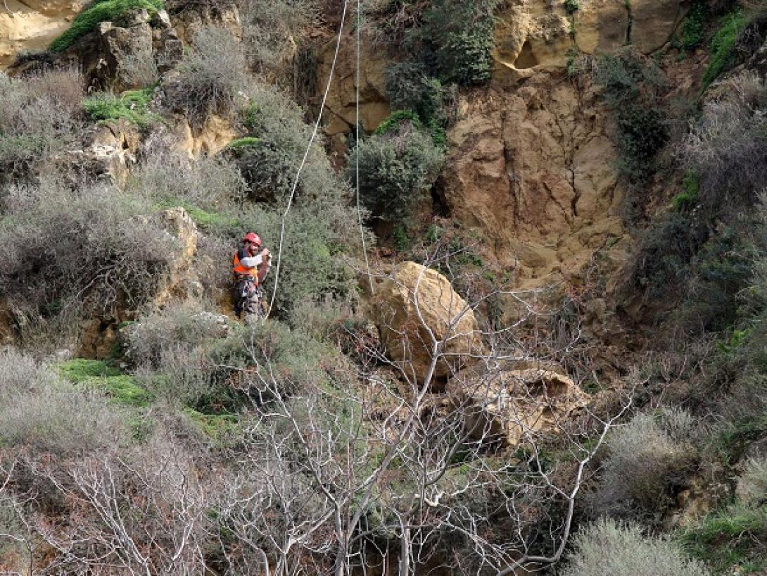 Θρυμμάτισαν στον αέρα δύο τεράστιους βράχους! - Εντυπωσιακή επιχείρηση στον &#039;Αγιο Βλάσση