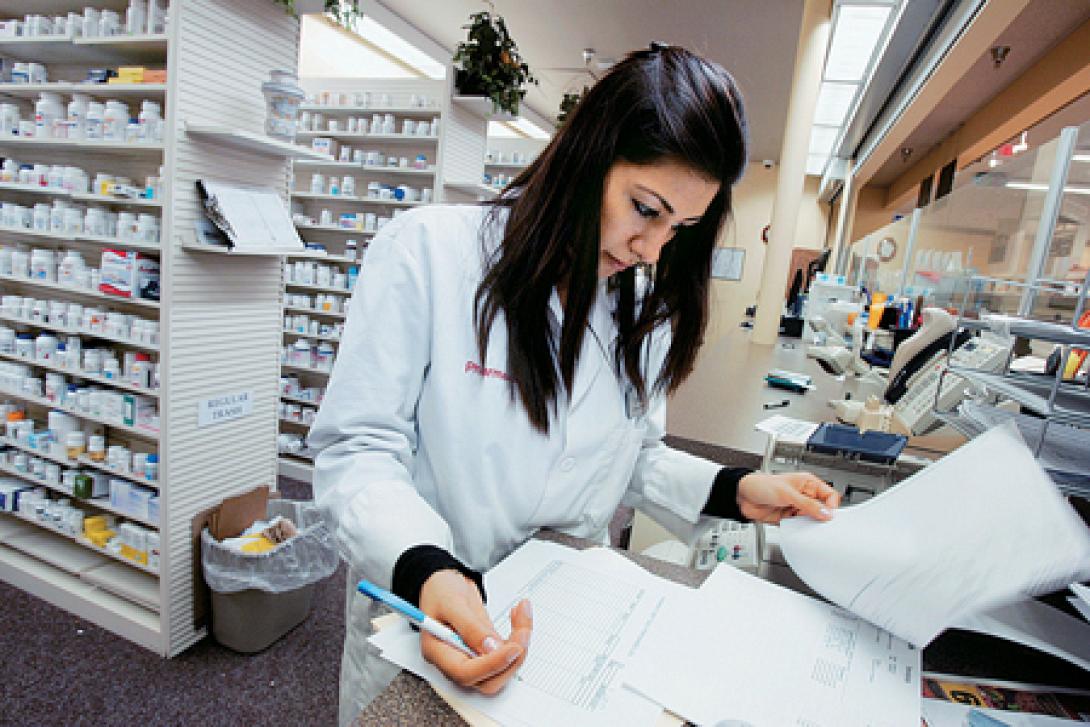 Μέχρι 5/2 τα δικαιολογητικά των υποψήφιων βοηθών φαρμακείου