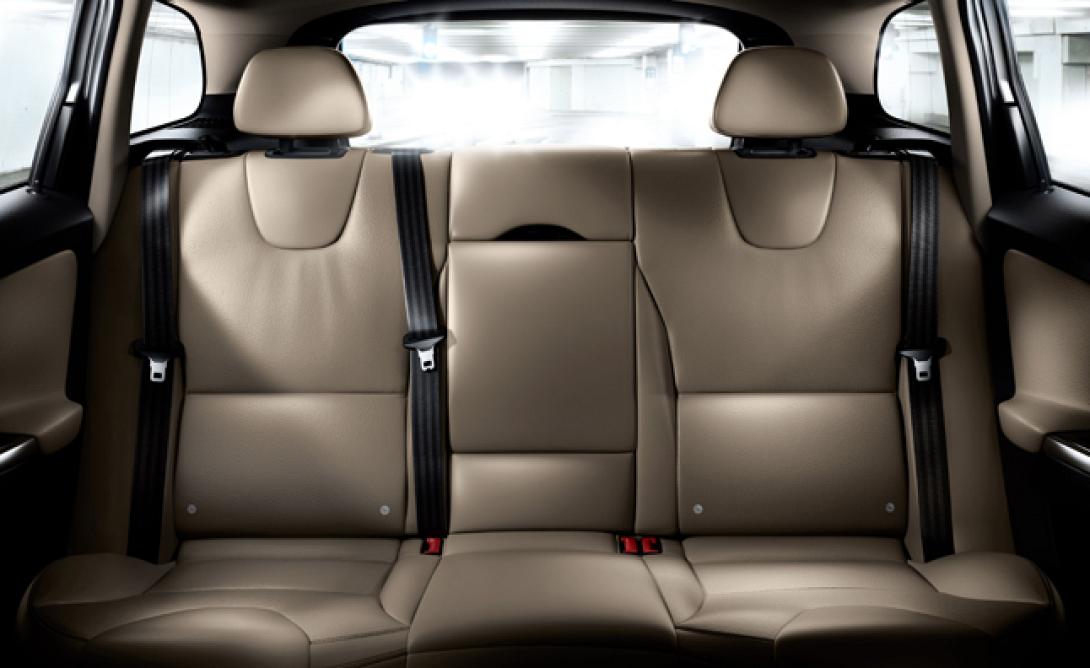 volvo-xc60-back-seat.jpg