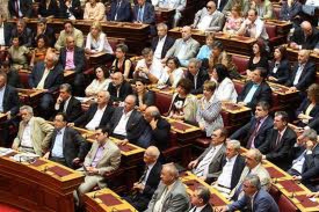 Dress Code στη Βουλή. H Μ.Ρεπούση προτείνει ποινές κόλαφο για τους .. ατίθασους