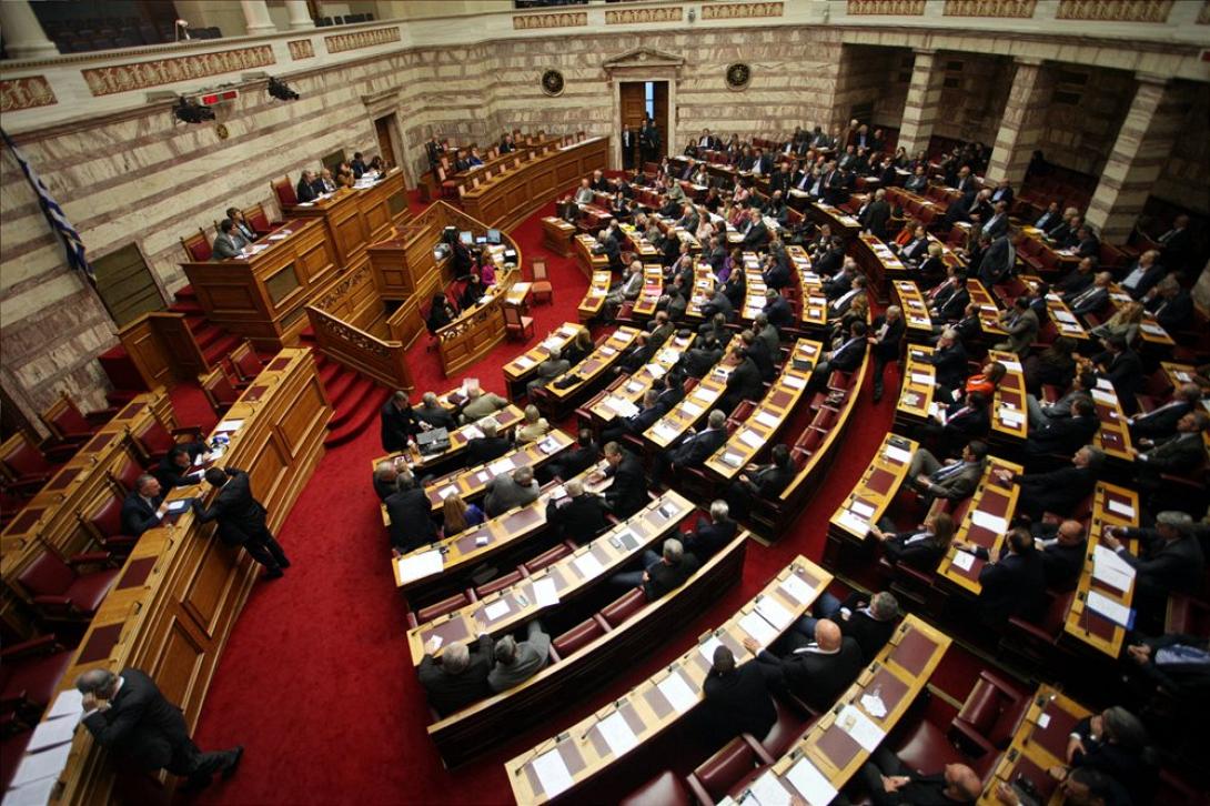 ΕΚΤΑΚΤΟ: Πέρασε με τις ψήφους της συγκυβέρνησης η επίμαχη τροπολογία για τα ΜΜΕ