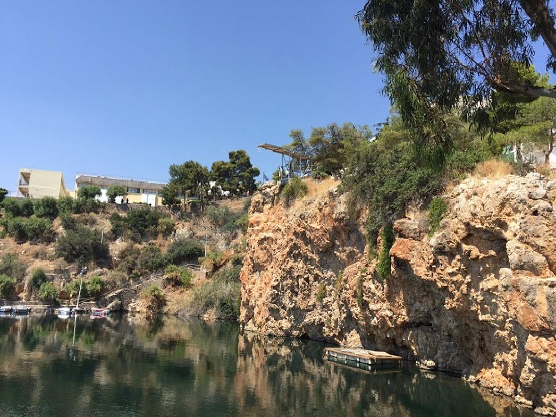 βουτια λιμνη αγιου νικολαου 