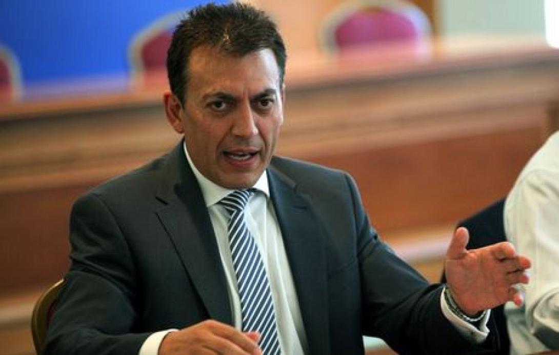 «Προϊόντα νοσηρής φαντασίας», χαρακτηρίζει ο Ι. Βρούτσης, τα σενάρια για «βουλγαροποίηση των μισθών»