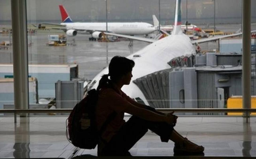 waitingairportfotolia_1573450_xs.jpg