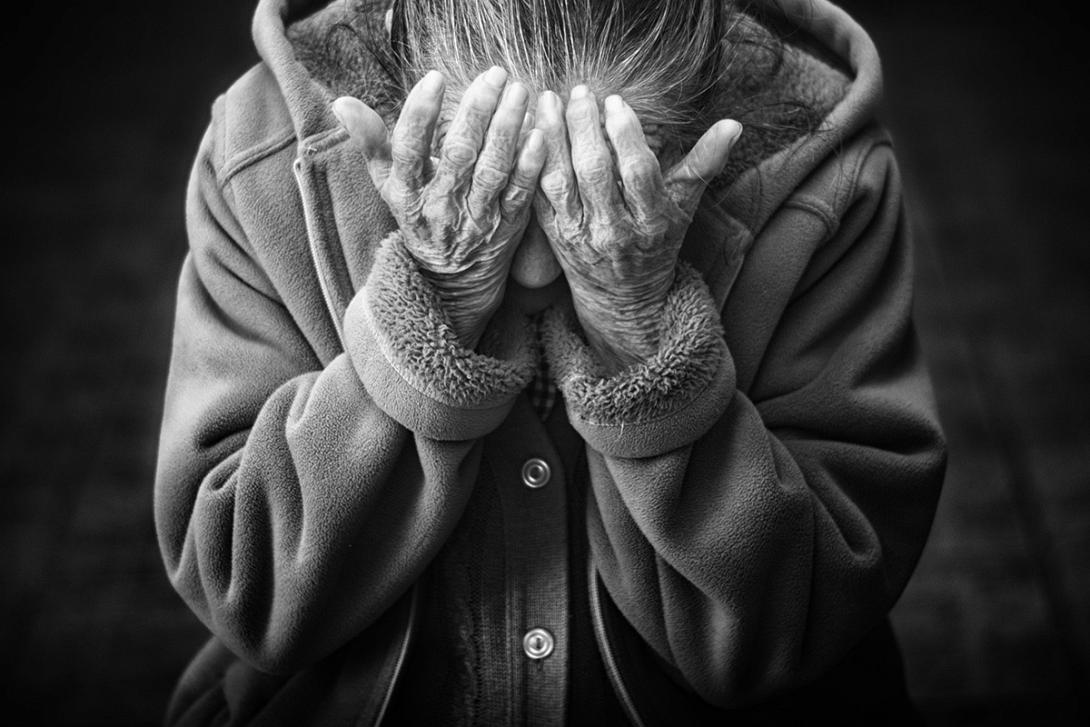 woman-1246587_1920.jpg