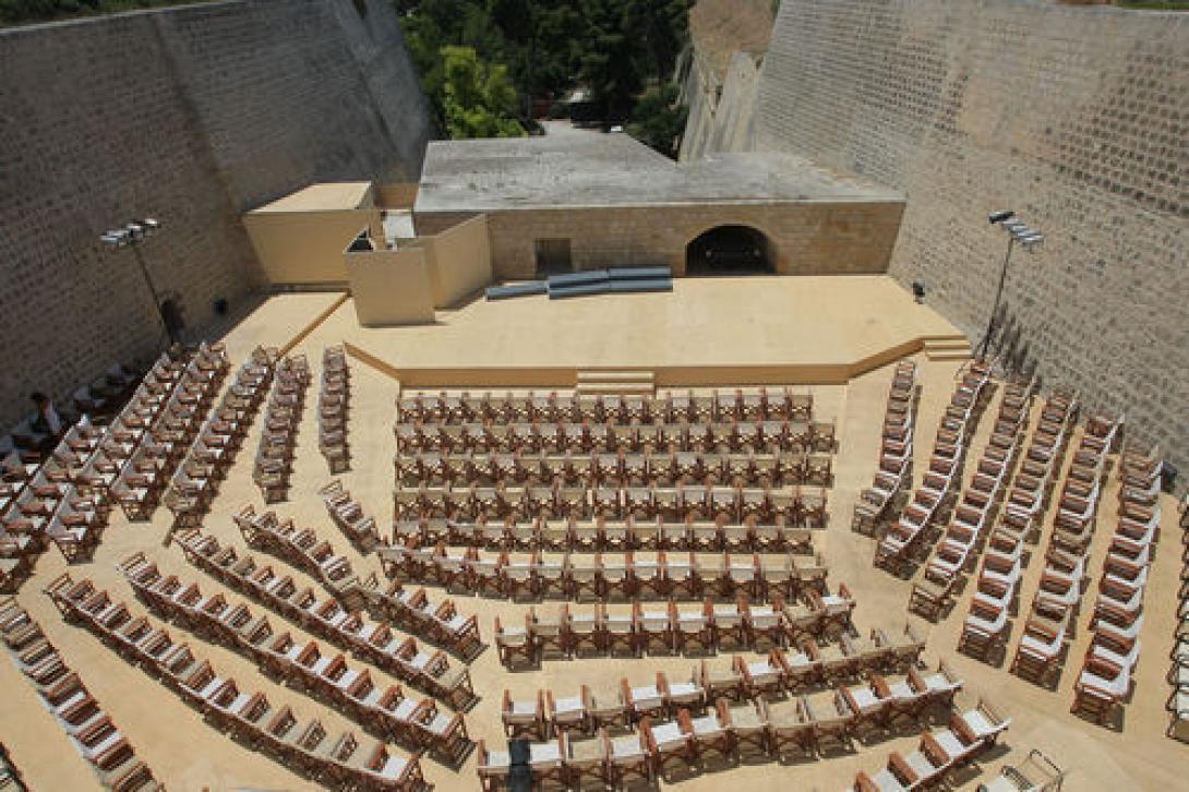 xatzidakis_kipotheatro.jpg