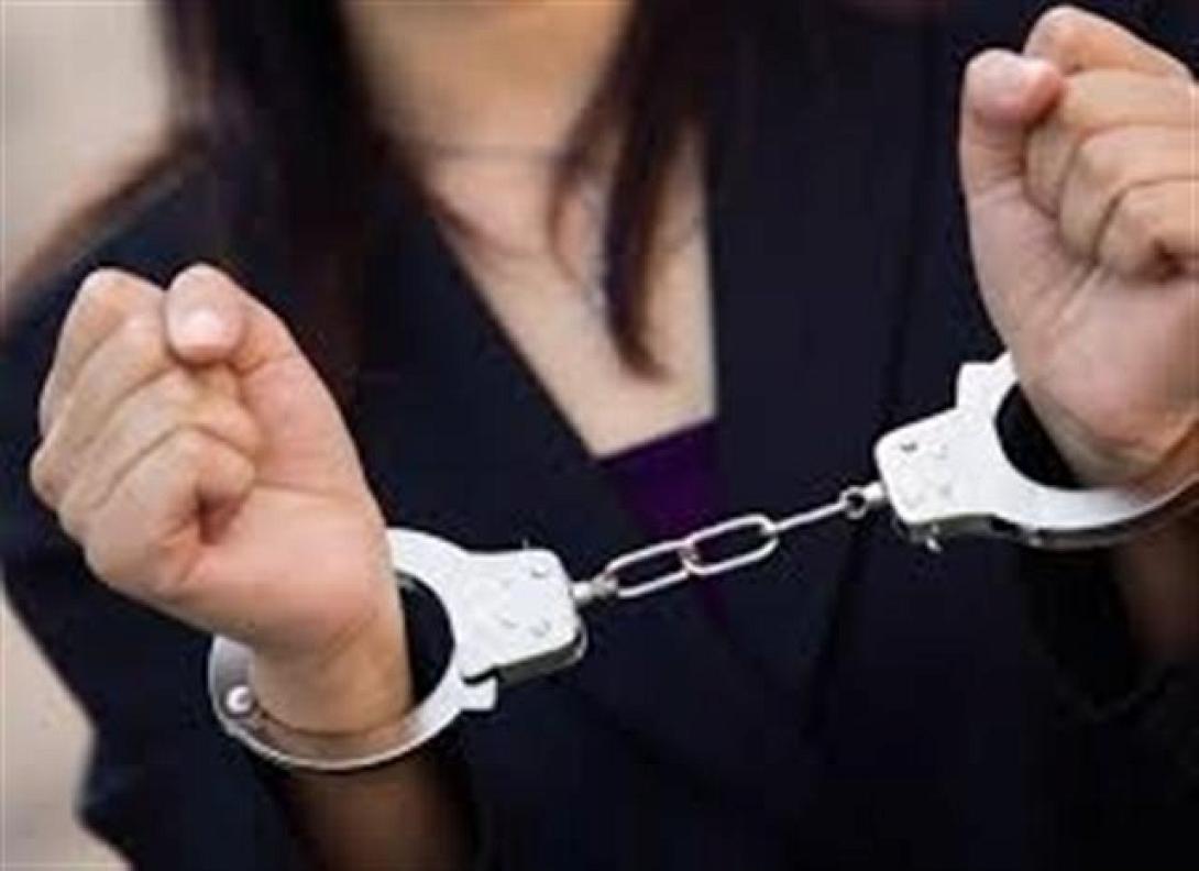 Χειροπέδες σε 43χρονη Ρεθυμνιώτισσα για χρέη προς το δημόσιο