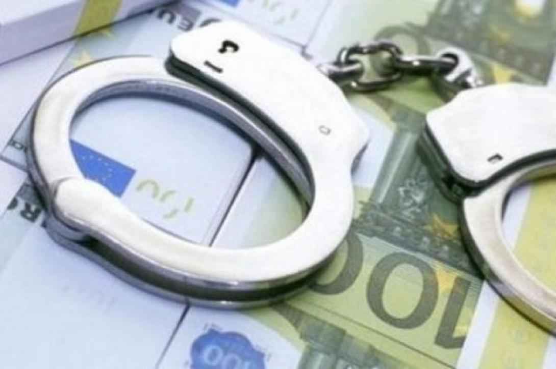 Κινδυνεύει να δικαστεί για χρέος...0,01 ευρώ!
