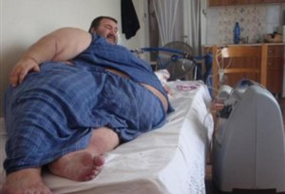ΗΠΑ : Έκρυβε μαριχουάνα ... κάτω απο τη κοιλιά του , υπέρβαρος 204 κιλών