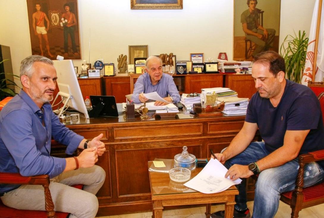 Υπεγράφη η σύμβαση για την οδό Ψαρομηλίγκων-Λαμπρινός-Αναστασάκης