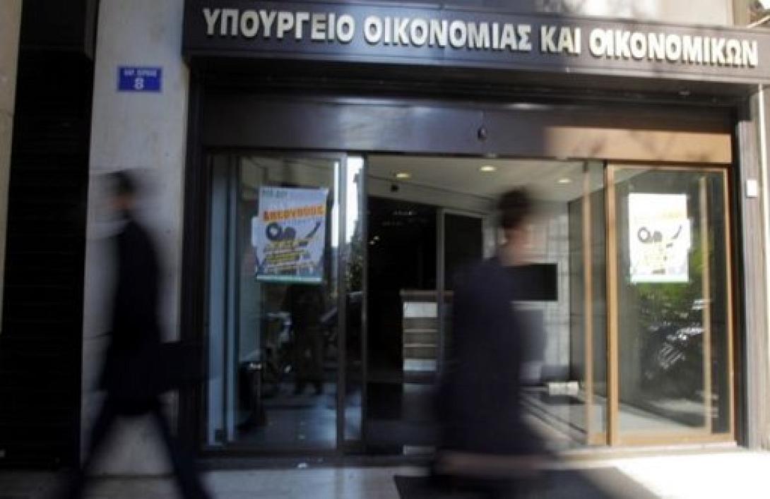 Σε εξέλιξη η συνάντηση Χαρδούβελη - Σταϊκούρα με την τρόικα